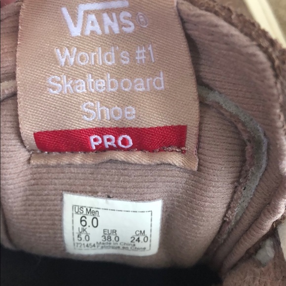 Vans - Picture 8 of 9